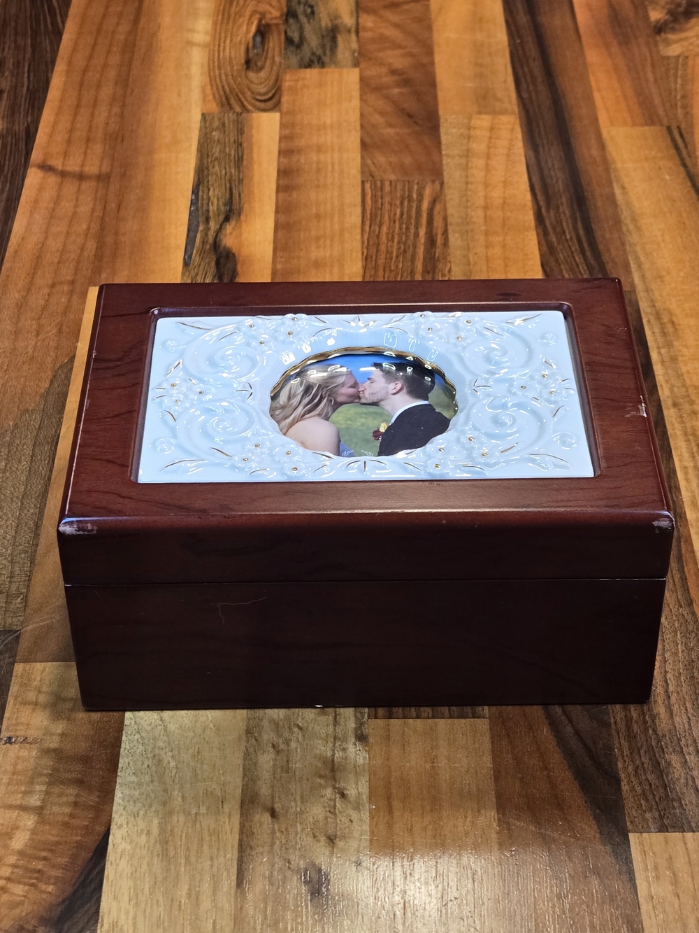 Lenox Cherished Memories Wooden Jewelry Box Picture Frame Lid Cream Velvet